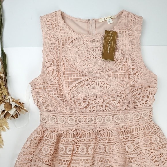 New Francesca Miami Pink Eylet Embroidered Dress M - Picture 5 of 14